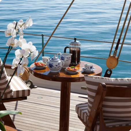 boat restaurant